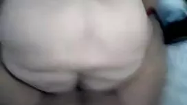 Cô gái tóc đỏ tự xxx ...