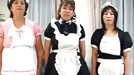 Julia Ann với một bé ...
