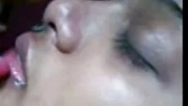 Nóng tóc vàng thiếu  ...