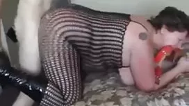 Lissa từ từ đưa cô ấ ...