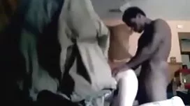 BF của cô ấy sẽ đến  ...